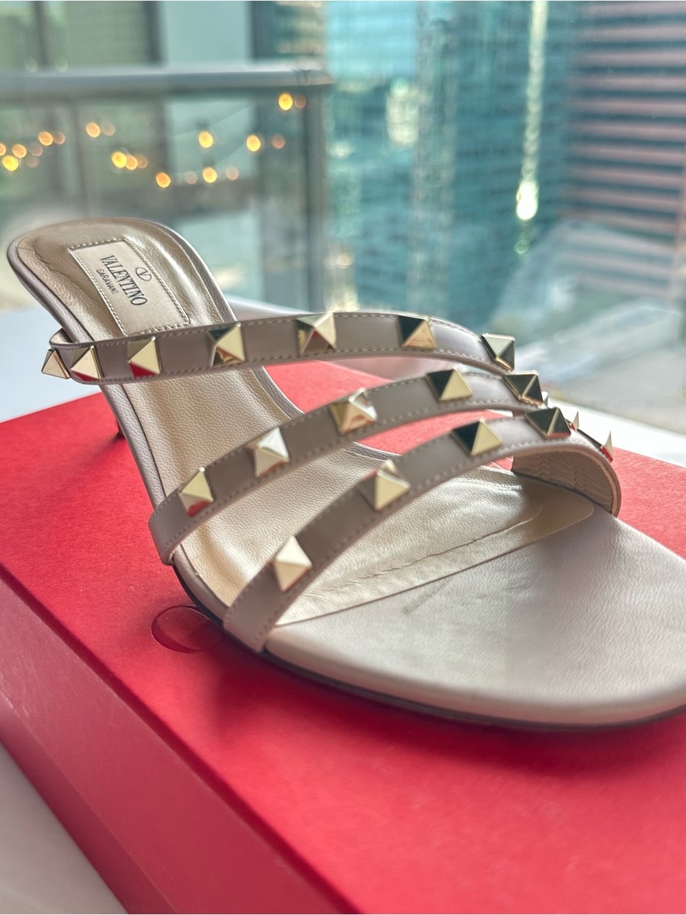 Valentino Women’s Shoes Size 38 Nude Mule Sandals with Gold Studs 2.5” heels . - Picture 7 of 16